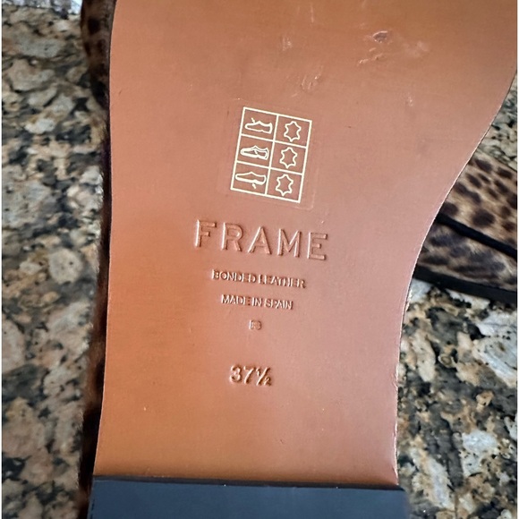 Frame Women's Le Verona Genuine Calf Hair Loafer - Picture 8 of 8